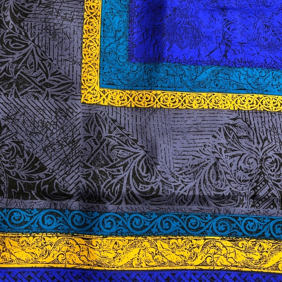 Harve Benard scarf - Picture 3 of 6